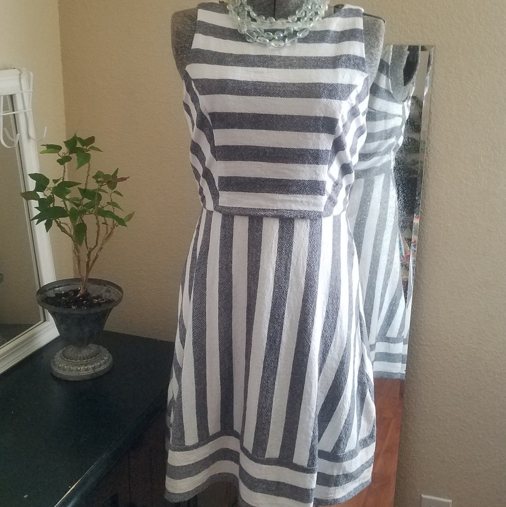 Monteau Dress! New Condition.  Versatile and cute!